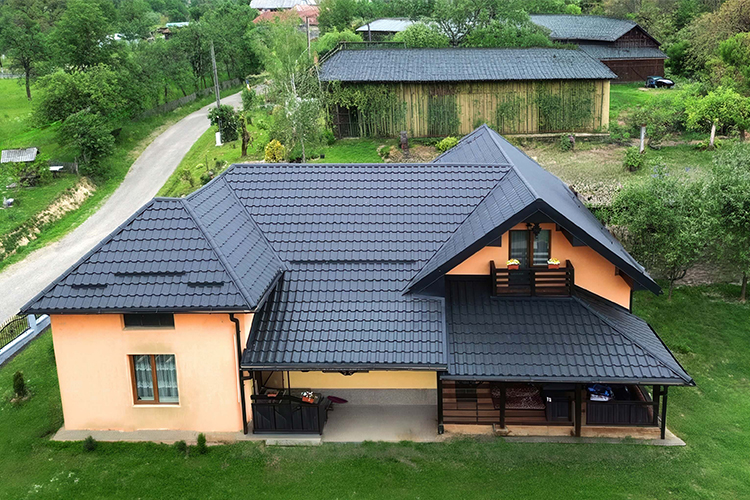 Acoperiș din țiglă metalică BELPROFILE, Sierra SunClear RAL 7016 (gri antracit)